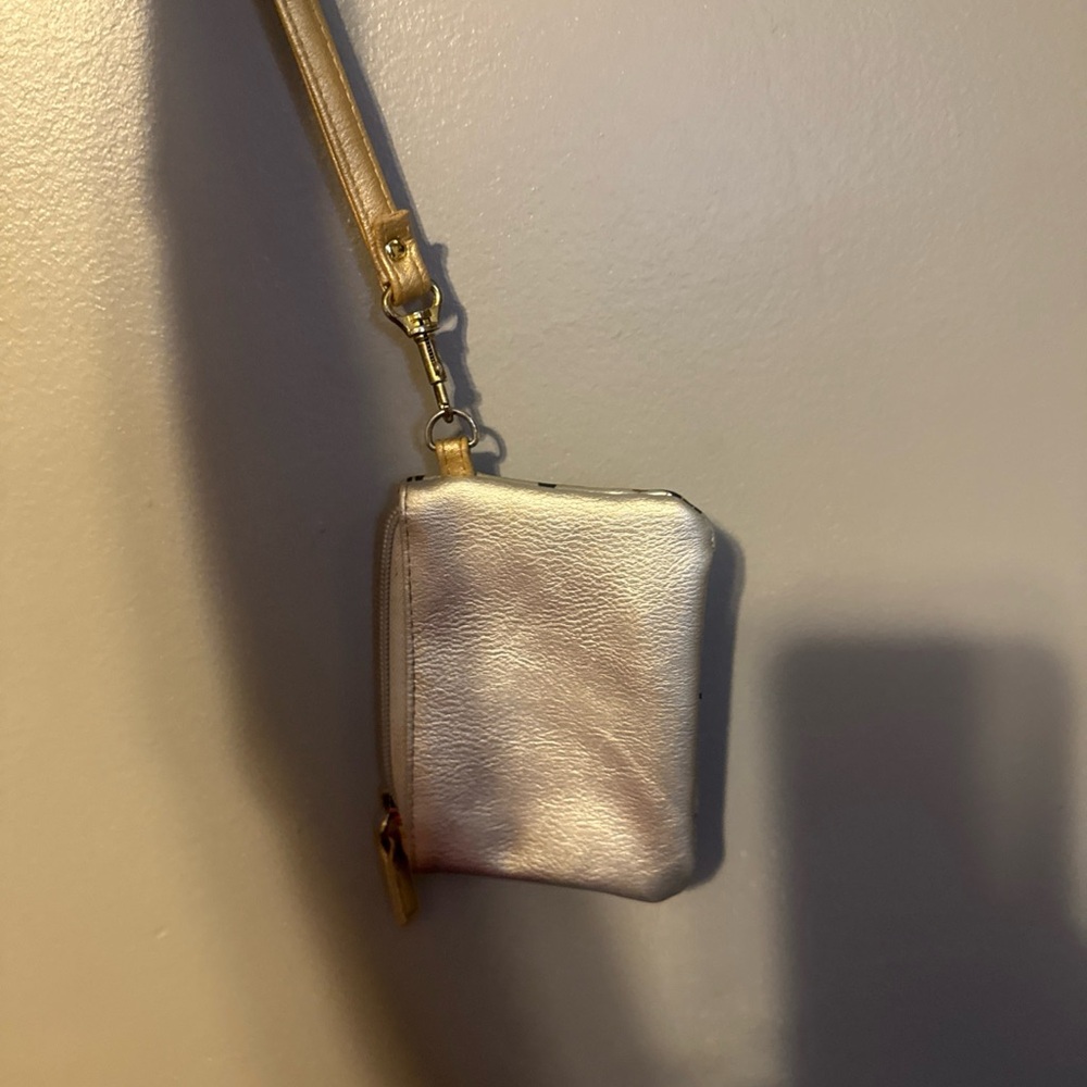 Star Patterned Silver Wristlet - image 2